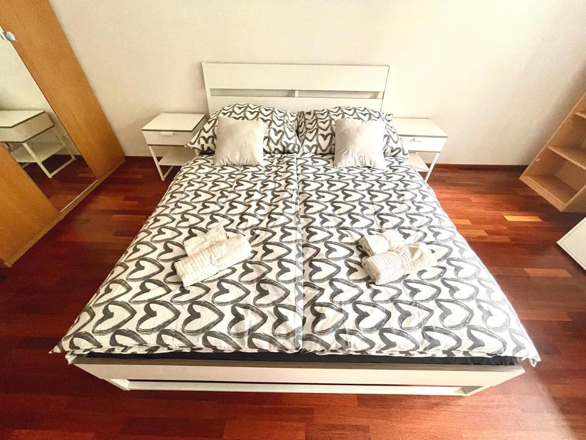 Centrum Park Apartment+ Прага Экстерьер фото