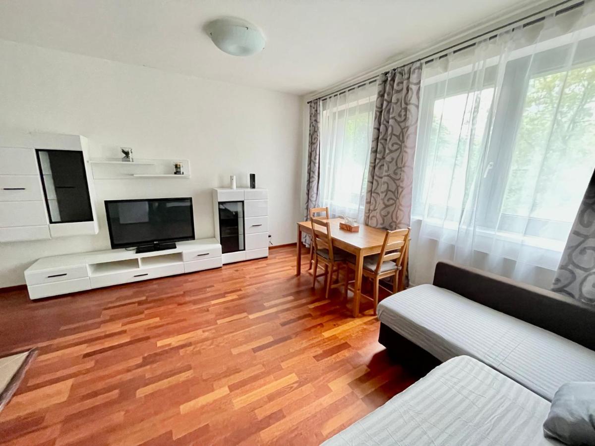 Centrum Park Apartment+ Прага Экстерьер фото