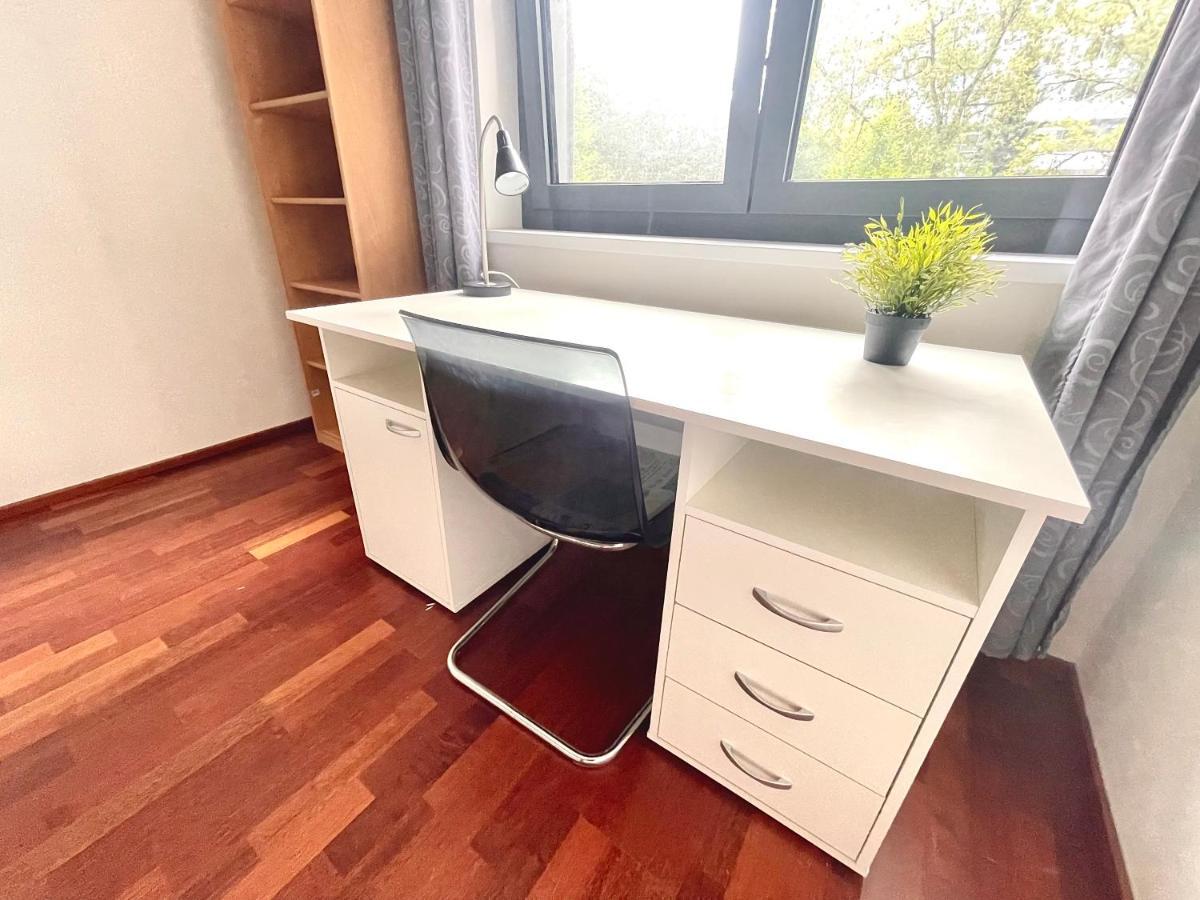 Centrum Park Apartment+ Прага Экстерьер фото